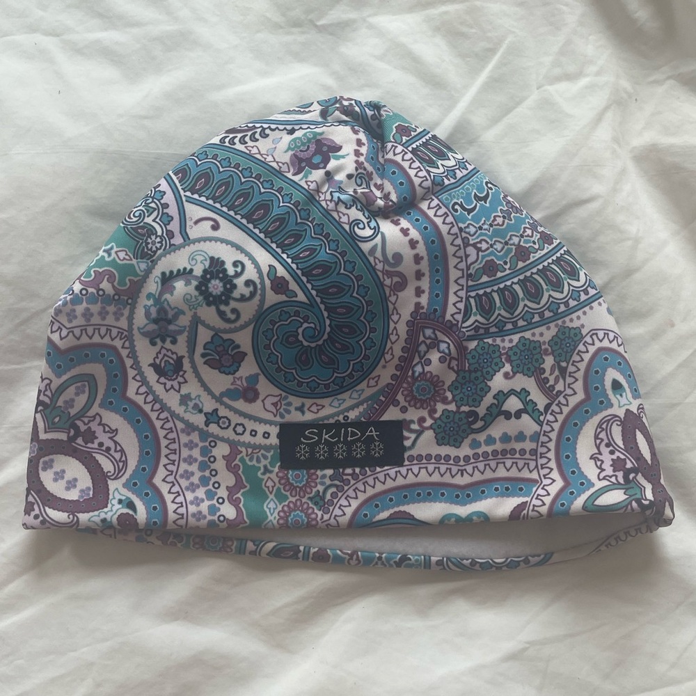 Skida Women's Paisley Beanie - Blue and Purple